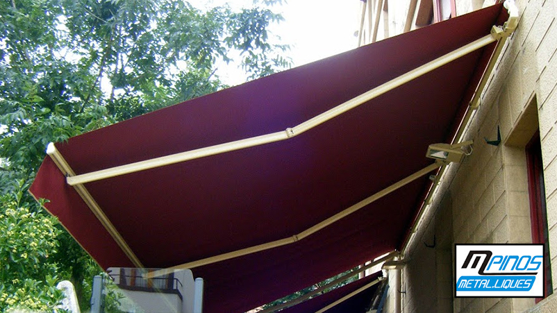 Toldo con brazo invisible